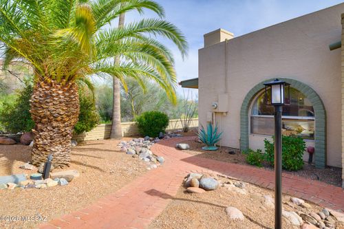 1451 W Calle Amadeo, Green Valley, AZ, 85622-8229 | Card Image