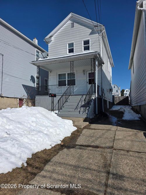 82 Gilligan St, Wilkes Barre, PA, 18702-4556 | Card Image