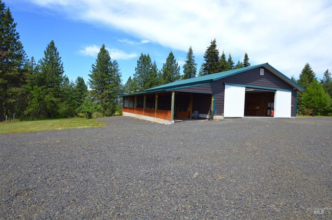 Garage with a detached garage | Image 35