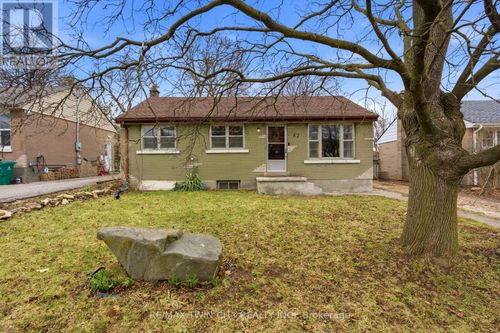 82 Glenview Ave, Cambridge, ON, N1R2W2 | Card Image