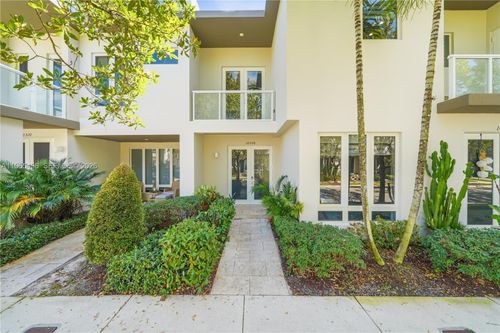 10530 Nw 63rd Ter, Doral, FL, 33178 | Card Image