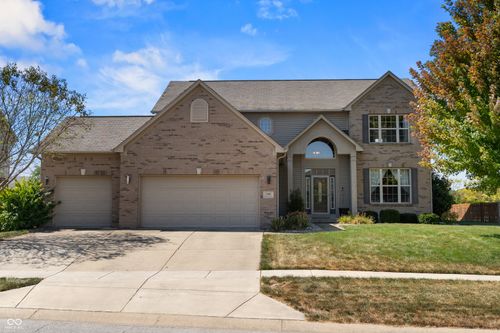2086 Woodfield Dr, Greenwood, IN, 46143-6413 | Card Image