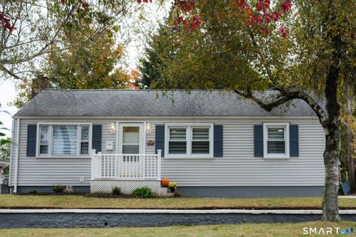64 Saint Andrew Ave, East Haven, CT, 06512-2713 | Card Image