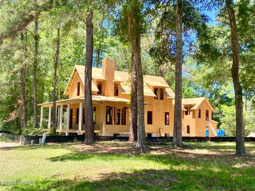 695 Distant Island Dr, Beaufort, SC, 29907-1581 | Card Image