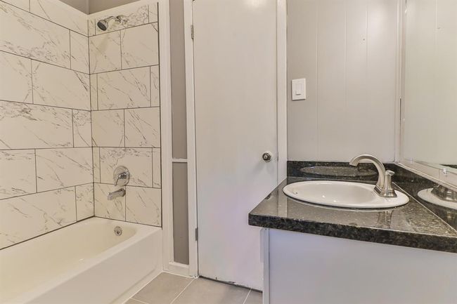 20 W Oakridge Dr, House other with 3 bedrooms, 2 bathrooms and 2 parking in Pointblank TX | Image 11