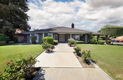 8900 Bridlewood Ln, Bakersfield, CA, 93311-2527 | Card Image