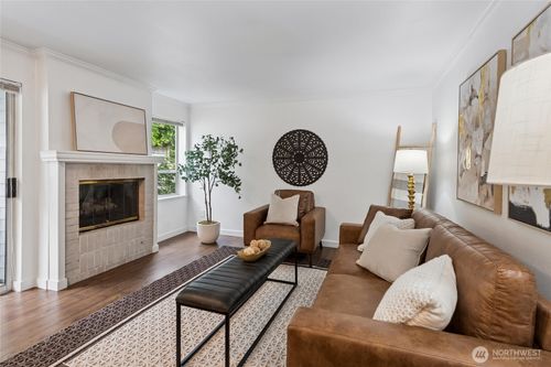 411-2244 13th Ave W, Seattle, WA, 98119-2426 | Card Image