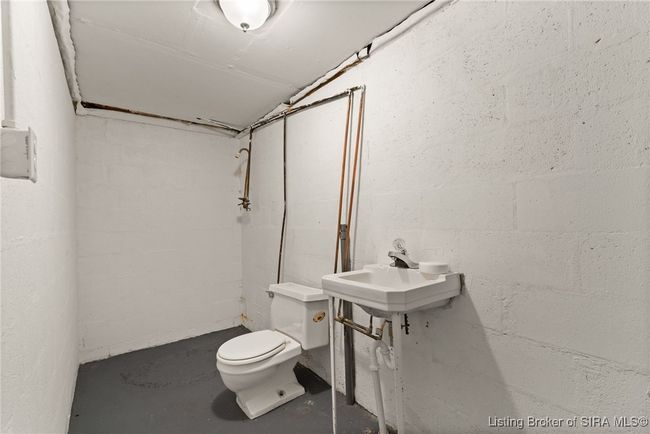 1110 W Helton Rd, Home with 3 bedrooms, 3 bathrooms and null parking in Scottsburg IN | Image 51