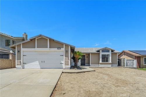 18104 Montgomery, Fontana, CA, 92336 | Card Image