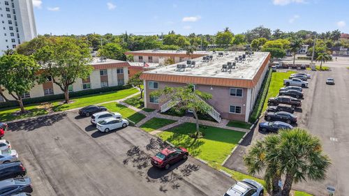 118a-12 Ne 19th Ct, Wilton Manors, FL, 33305-1031 | Card Image