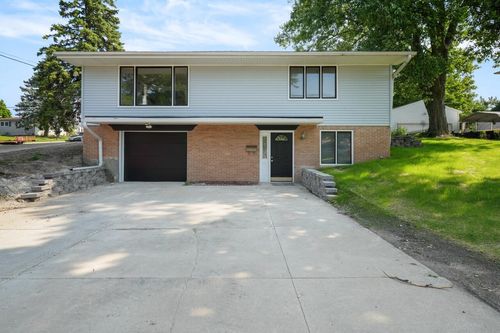 1103 9th Ave, Union Grove, WI, 53182-1008 | Card Image