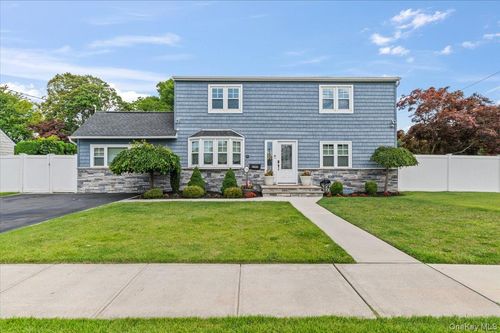 78 Broadway, Bethpage, NY, 11714-4904 | Card Image