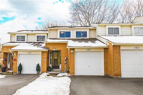 92-1584 Newlands Cres, Burlington, ON, L7M1V6 | Card Image