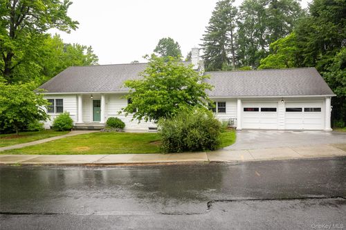 46 Barnard Ave, Poughkeepsie, NY, 12601-5023 | Card Image