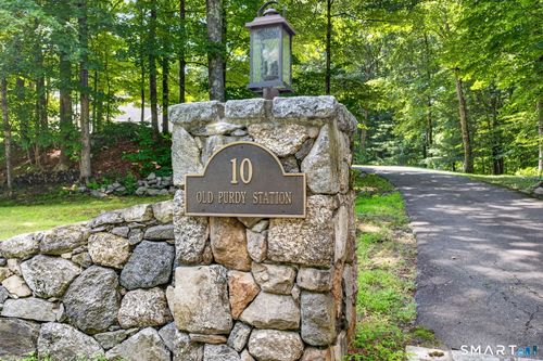 10 Old Purdy Station Road, Newtown, CT, 06470 | Card Image