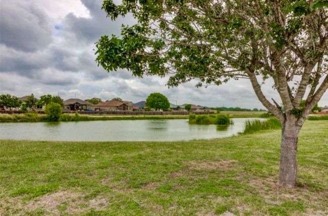 1514 Paint Brush Dr, House other with 3 bedrooms, 2 bathrooms and 2 parking in Lockhart TX | Image 27