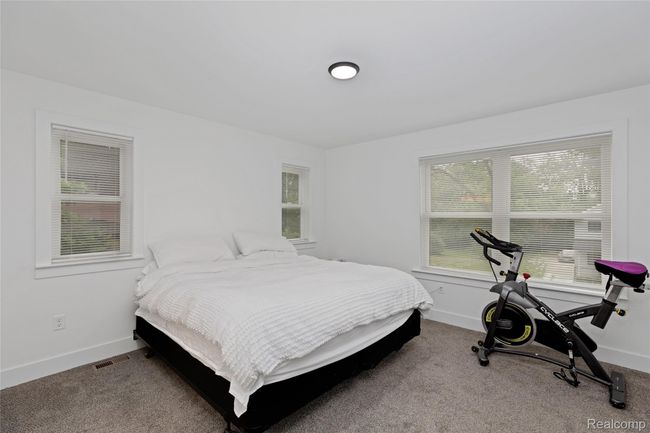 Primary bedroom suite (bedroom #3) | Image 19