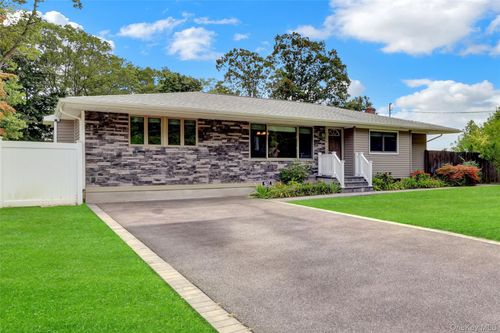 627 Sycamore Ave, Bohemia, NY, 11716-3512 | Card Image