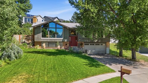8555 S Grambling Way, Sandy, UT, 84094-1237 | Card Image