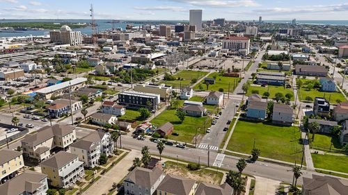 2820 Winnie Street, Galveston, TX, 77550 | Card Image
