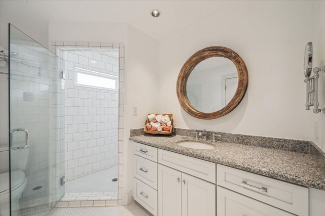 1226 Oahu Dr, House other with 4 bedrooms, 3 bathrooms and 1 parking in Tiki Island TX | Image 14