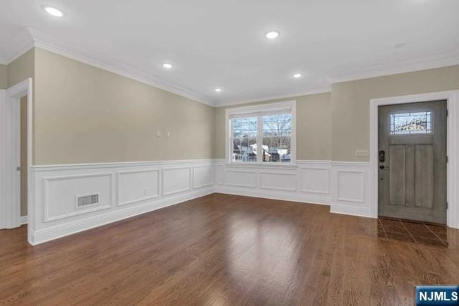 474 Walnut St, Home with 3 bedrooms, 3 bathrooms and null parking in Ridgefield NJ | Image 5