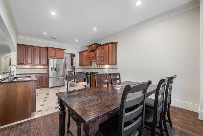 Eat in Kitchen | Image 15