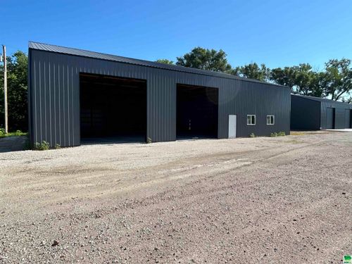 1556 Gateway Dr, South Sioux City, NE, 68776-5463 | Card Image