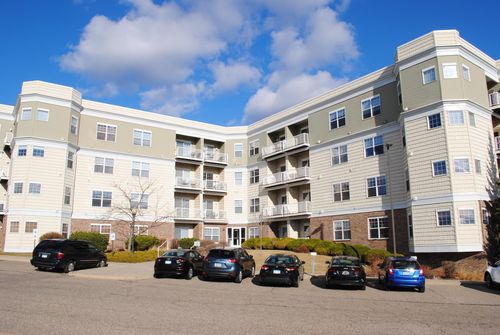 apt-209-114200 Hundertmark Rd, Chaska, MN, 55318-4560 | Card Image