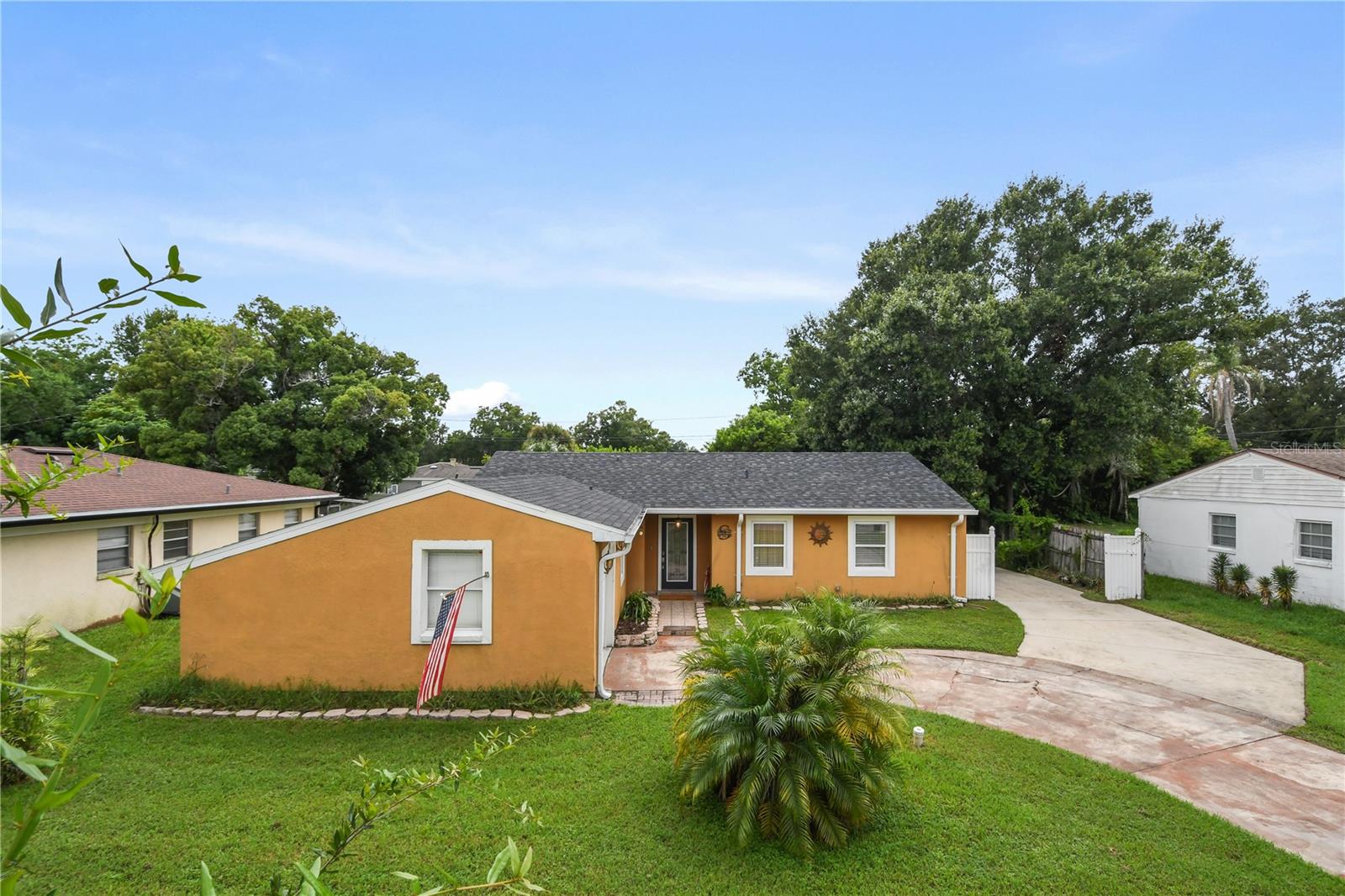 Meadowglen Dr, Orlando, FL 32810