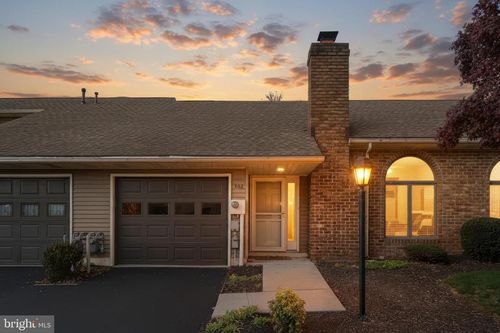 402-402 Deerfield Dr, Hanover, PA, 17331-5201 | Card Image