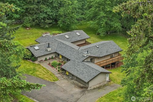 16808 240th Ave Se, Maple Valley, WA, 98038-7102 | Card Image