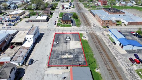 302 N Main St, Winchester, IN, 47394-1628 | Card Image