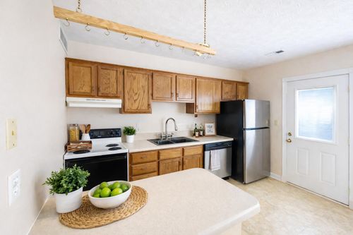 104 Woodview Dr, Nicholasville, KY, 40356-8966 | Card Image