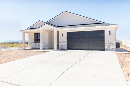 1148 N Yucca St, Cedar City, UT, 84721-6533 | Card Image