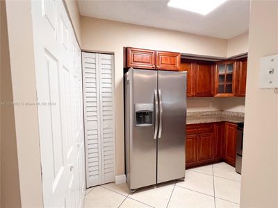 111 - 18890 Nw 57th Ave, Condo with 2 bedrooms, 2 bathrooms and null parking in Hialeah FL | Image 3