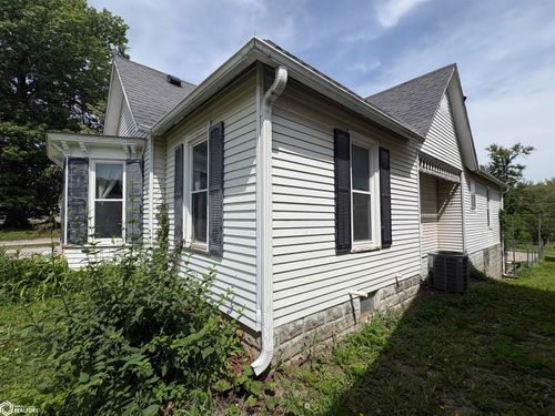 623 Court Ave, Chariton, IA, 50049-1819 | Card Image