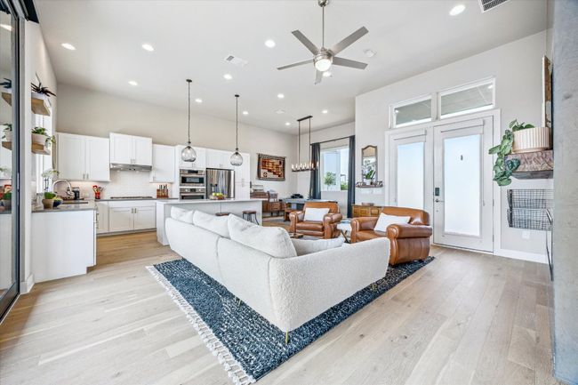 6229 Florencia Ln, House other with 3 bedrooms, 3 bathrooms and 4 parking in Austin TX | Image 6