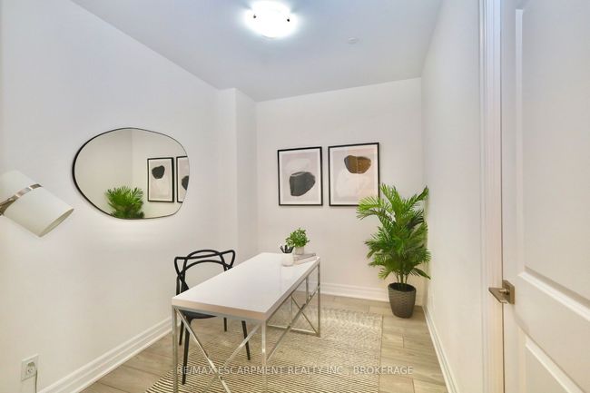 2203 - 36 Elm Dr W, Condo with 2 bedrooms, 2 bathrooms and 1 parking in Mississauga ON | Image 8