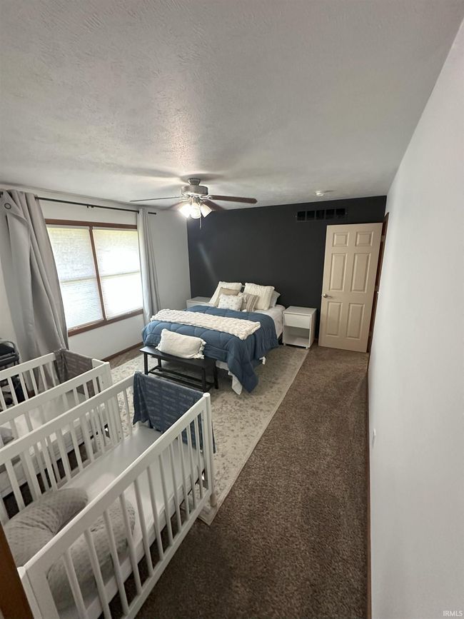 26092 State Line Rd, House other with 3 bedrooms, 2 bathrooms and null parking in Elkhart IN | Image 5