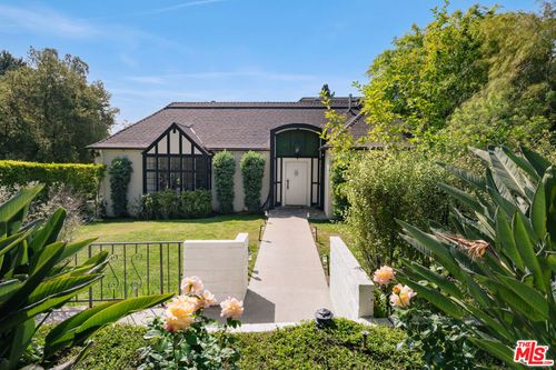 690 Westgate Street, Pasadena, CA, 91103 | Card Image