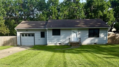 209 Maple St, Lee's Summit, MO, 64063-2026 | Card Image