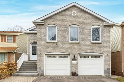 13 Mcgillivary Cres, House other with 3 bedrooms, 3 bathrooms and 6 parking in Brampton ON | Image 1