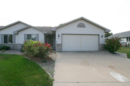 4242 Greenbriar Dr, Janesville, WI, 53546-4239 | Card Image