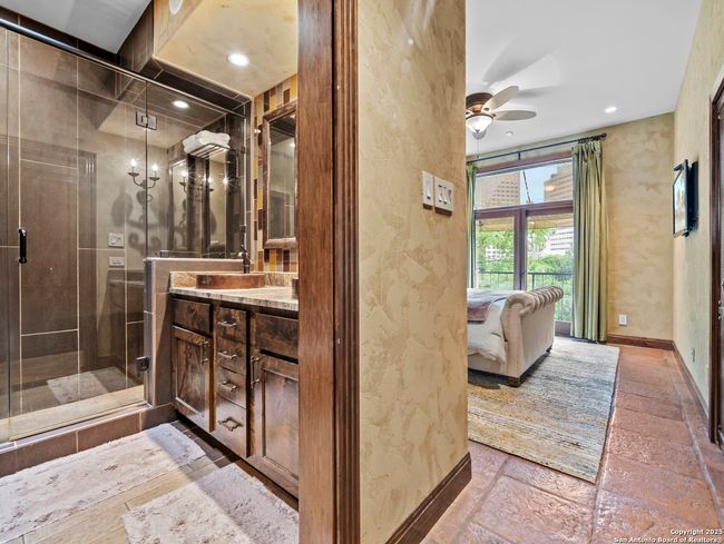 APT-404 - 1022 Navarro St, Condo with 2 bedrooms, 3 bathrooms and null parking in San Antonio TX | Image 17