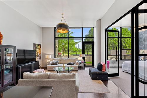 unit-112-215 10th Ave S, Minneapolis, MN, 55415-1755 | Card Image