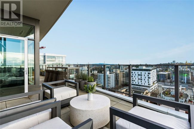 PH1801 - 960 Yates St, Condo with 2 bedrooms, 3 bathrooms and 3 parking in Victoria BC | Image 19