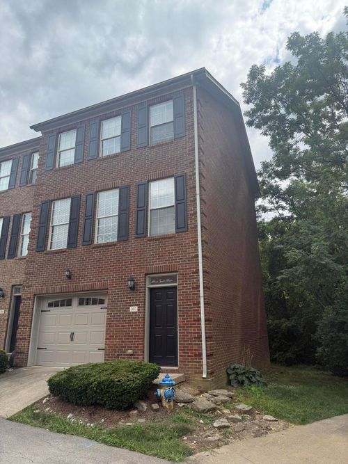 1145 Appian Crossing Way, Lexington, KY, 40517-1067 | Card Image