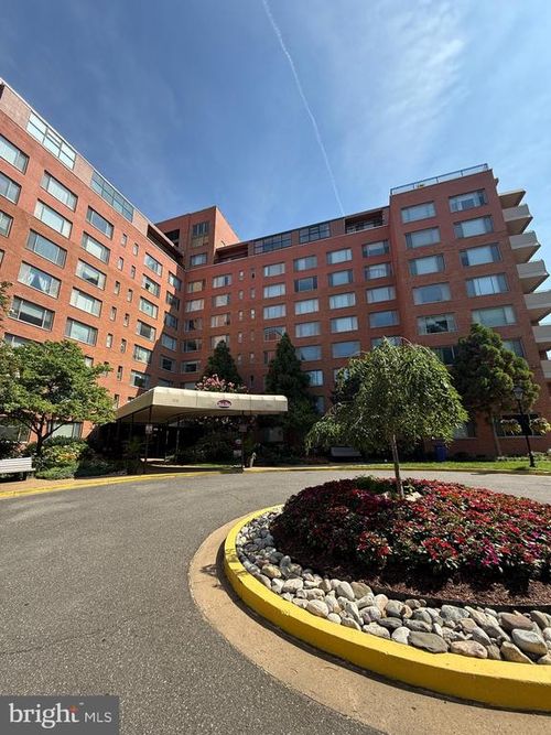 apt-940-1111 Arlington Blvd, ARLINGTON, VA, 22209-3223 | Card Image