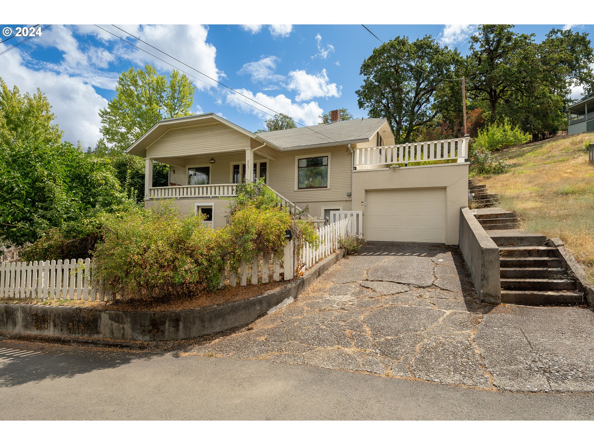 Watson St, Roseburg, OR 97470